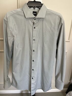 BOSS Men's Dress Shirt in Light Gray